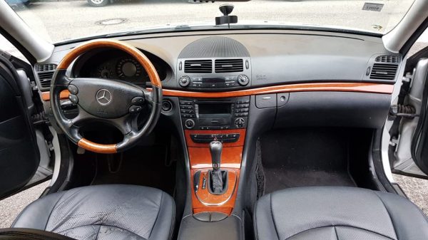 Mersedes-Benz E200cdi - Image 4
